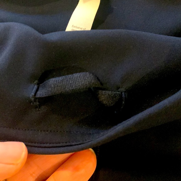 Lululemon nearly new capri leggings navy blue size 8 - Picture 7 of 7